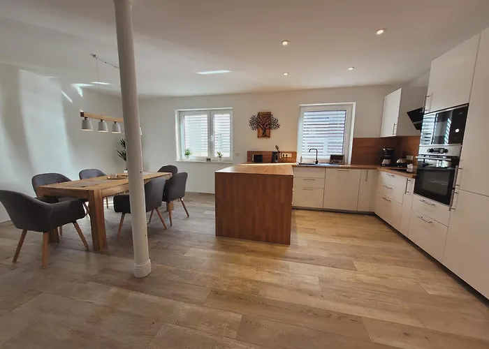 Apartment Stilvolle Vogelnest, Barrierefrei, Smart-tv, Parkplatz Floha